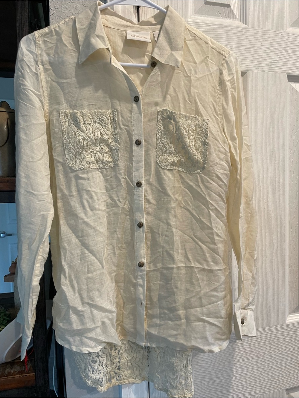 Chico’s 0 Button up Sheer lace back cream long sleeve Blouse w lace pockets